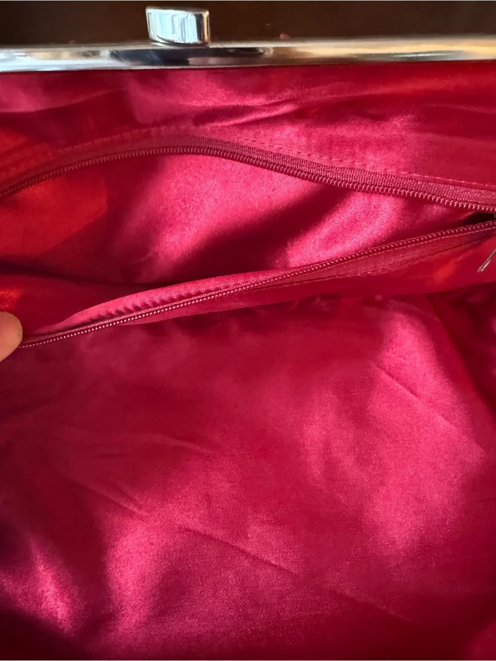 Vintage Y2K Red Faux Leather Kiss-Lock Frame Clutch Evening Bag with Chain.